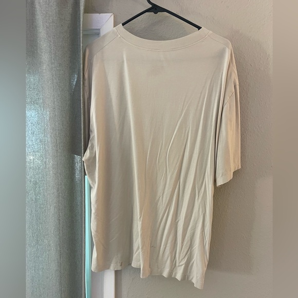 Lululemon Tee - Picture 2 of 3